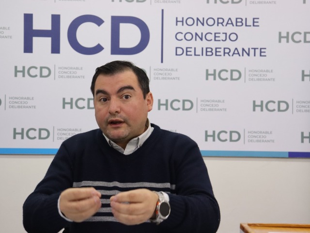 El�as Quintas: �La Guardia Urbana viene a fortalecer la prevenci�n�